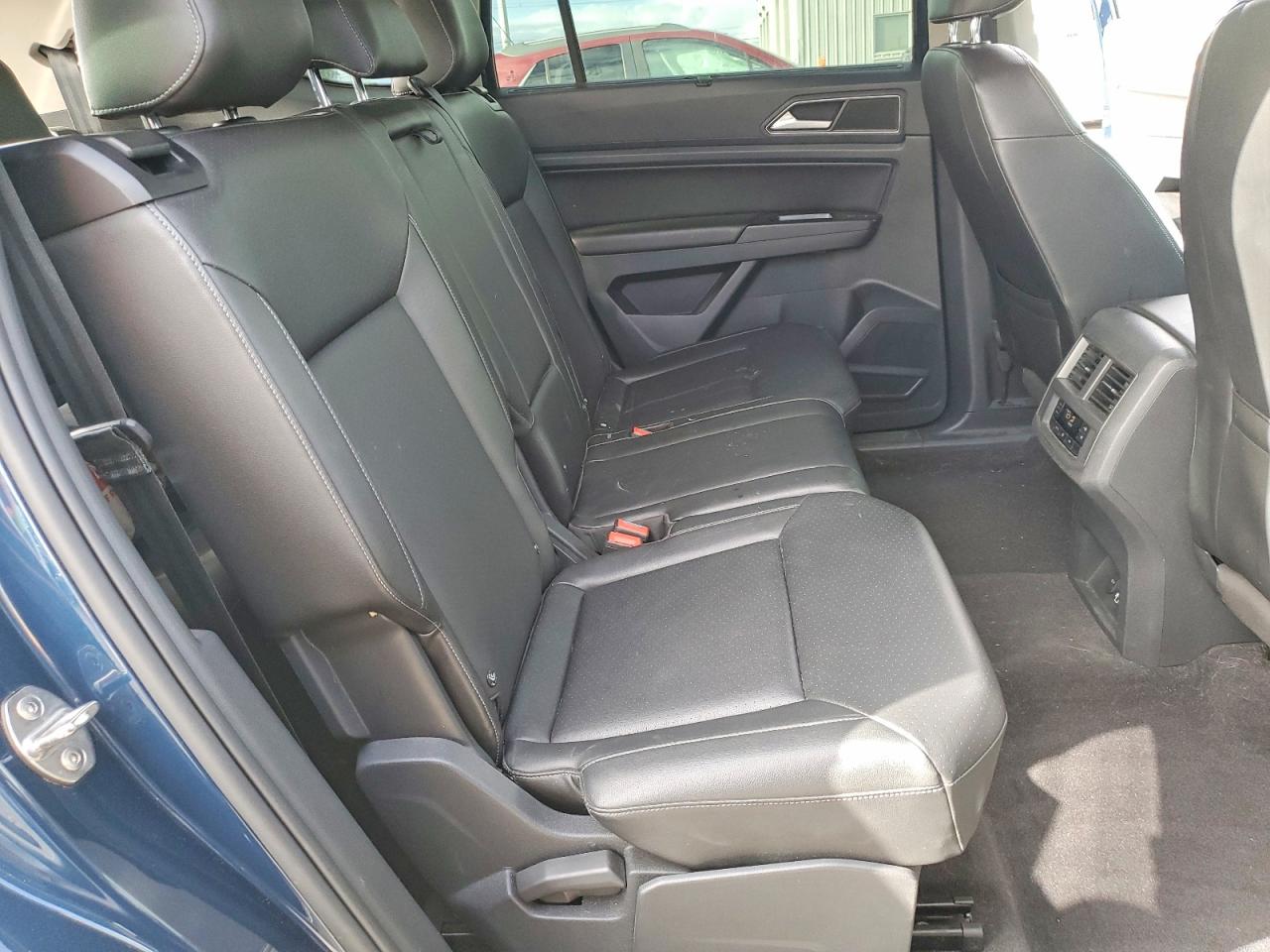 2018 VOLKSWAGEN ATLAS SE photo 11