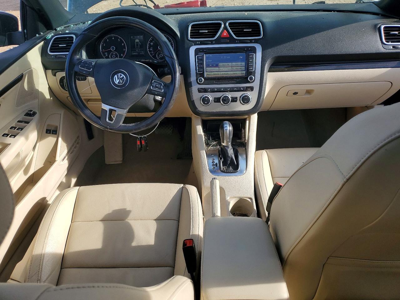 2013 VOLKSWAGEN EOS LUX photo 8