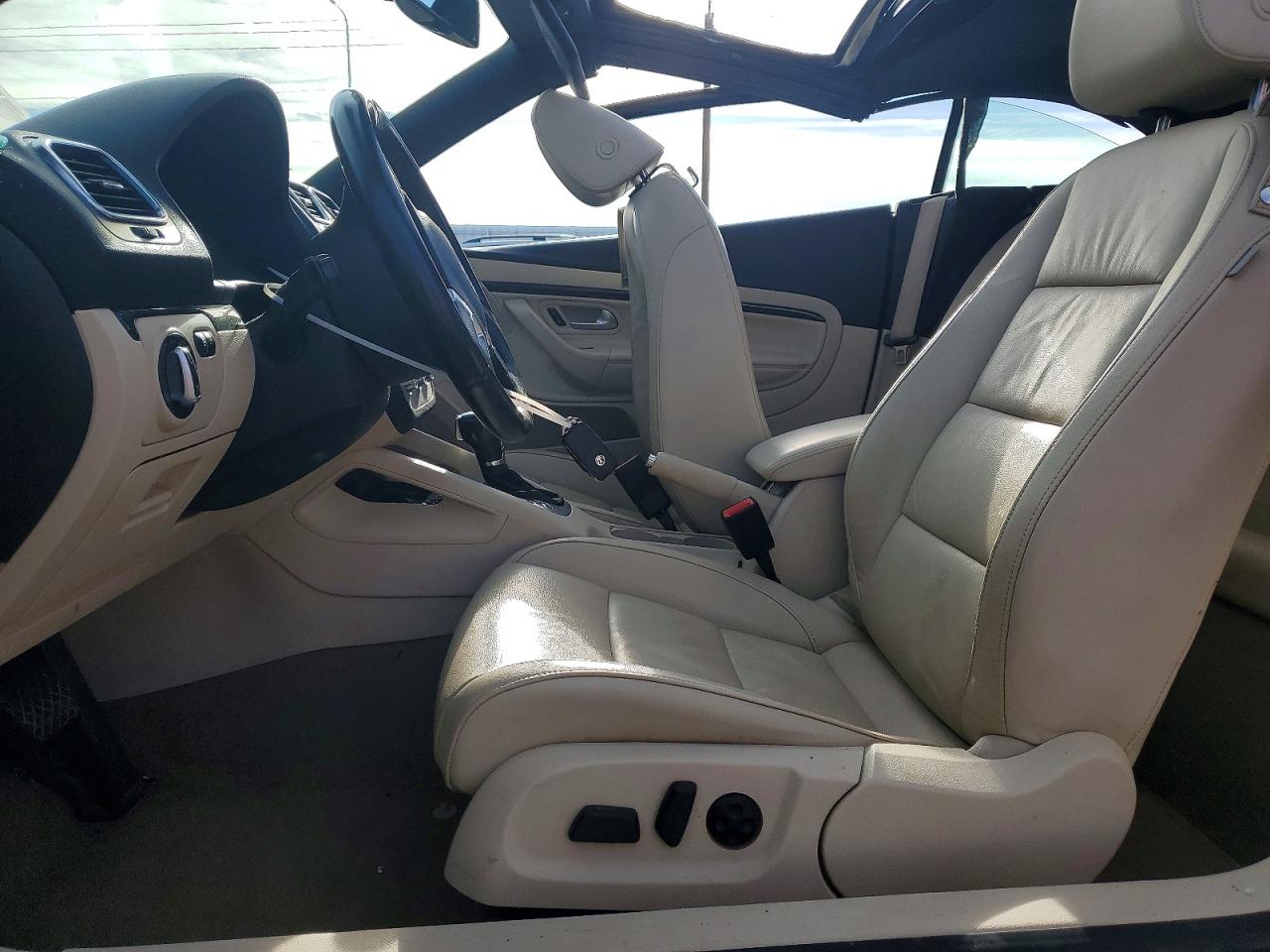 2013 VOLKSWAGEN EOS LUX photo 7