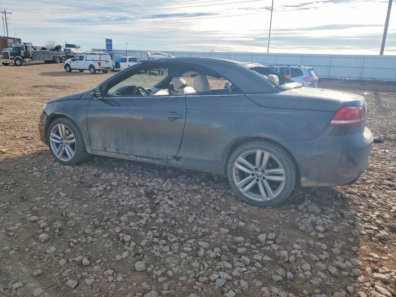 2013 VOLKSWAGEN EOS LUX photo 2