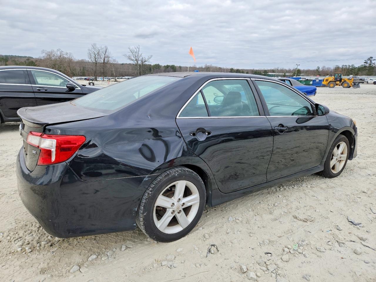2012 TOYOTA CAMRY BASE photo 3