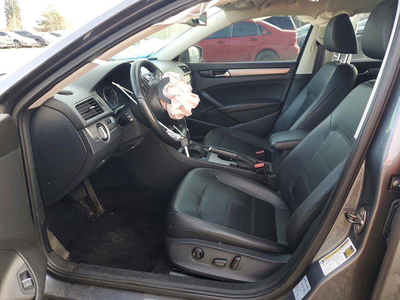 2014 VOLKSWAGEN PASSAT SE photo 7