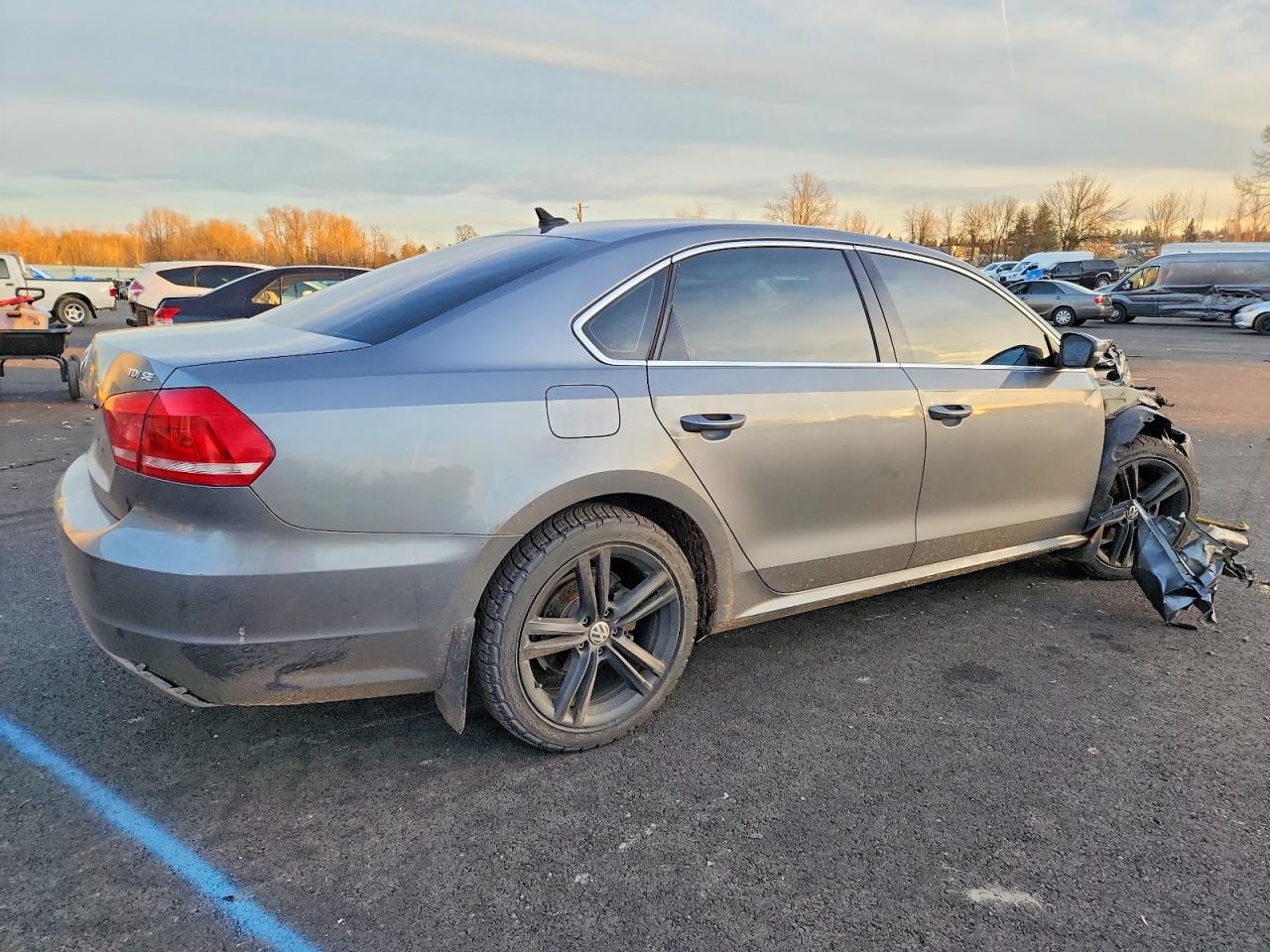 2014 VOLKSWAGEN PASSAT SE photo 3