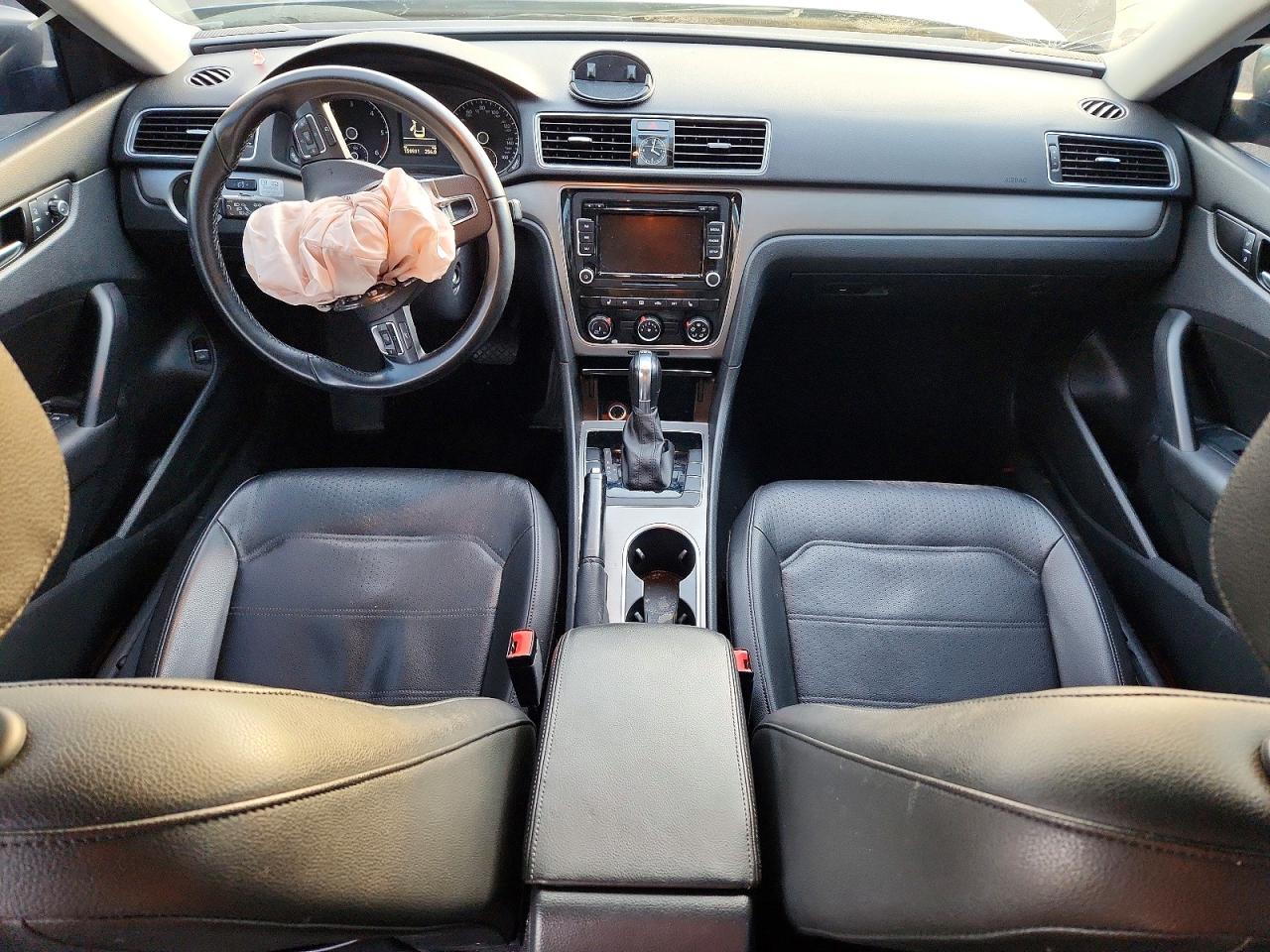 2014 VOLKSWAGEN PASSAT SE photo 8