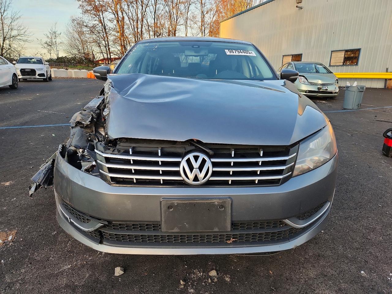2014 VOLKSWAGEN PASSAT SE photo 5