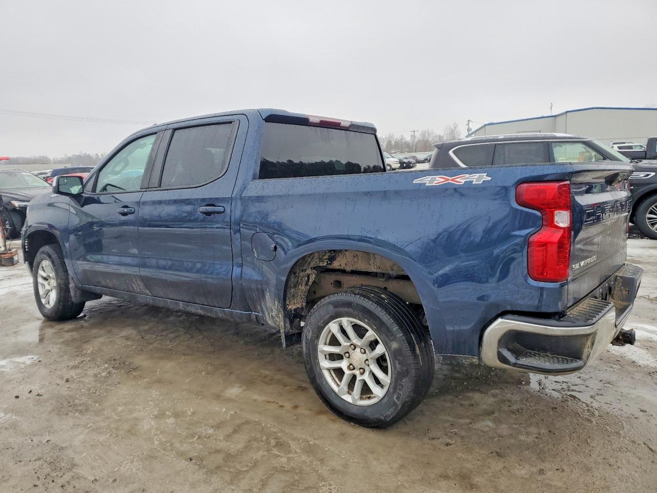2023 CHEVROLET SILVERADO K1500 LT-L photo 2