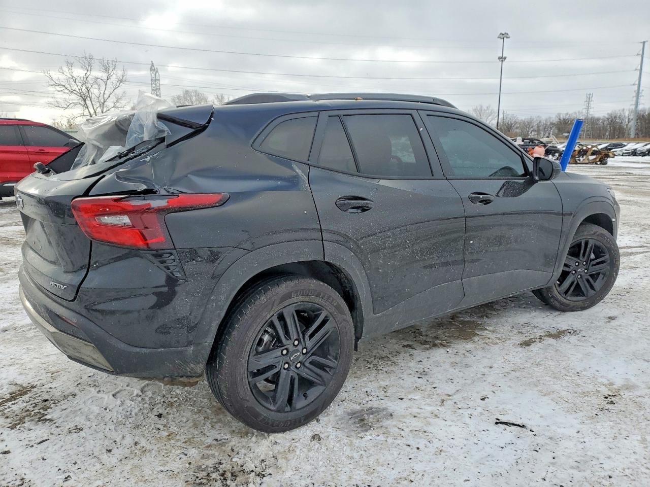 2025 CHEVROLET TRAX ACTIV photo 3