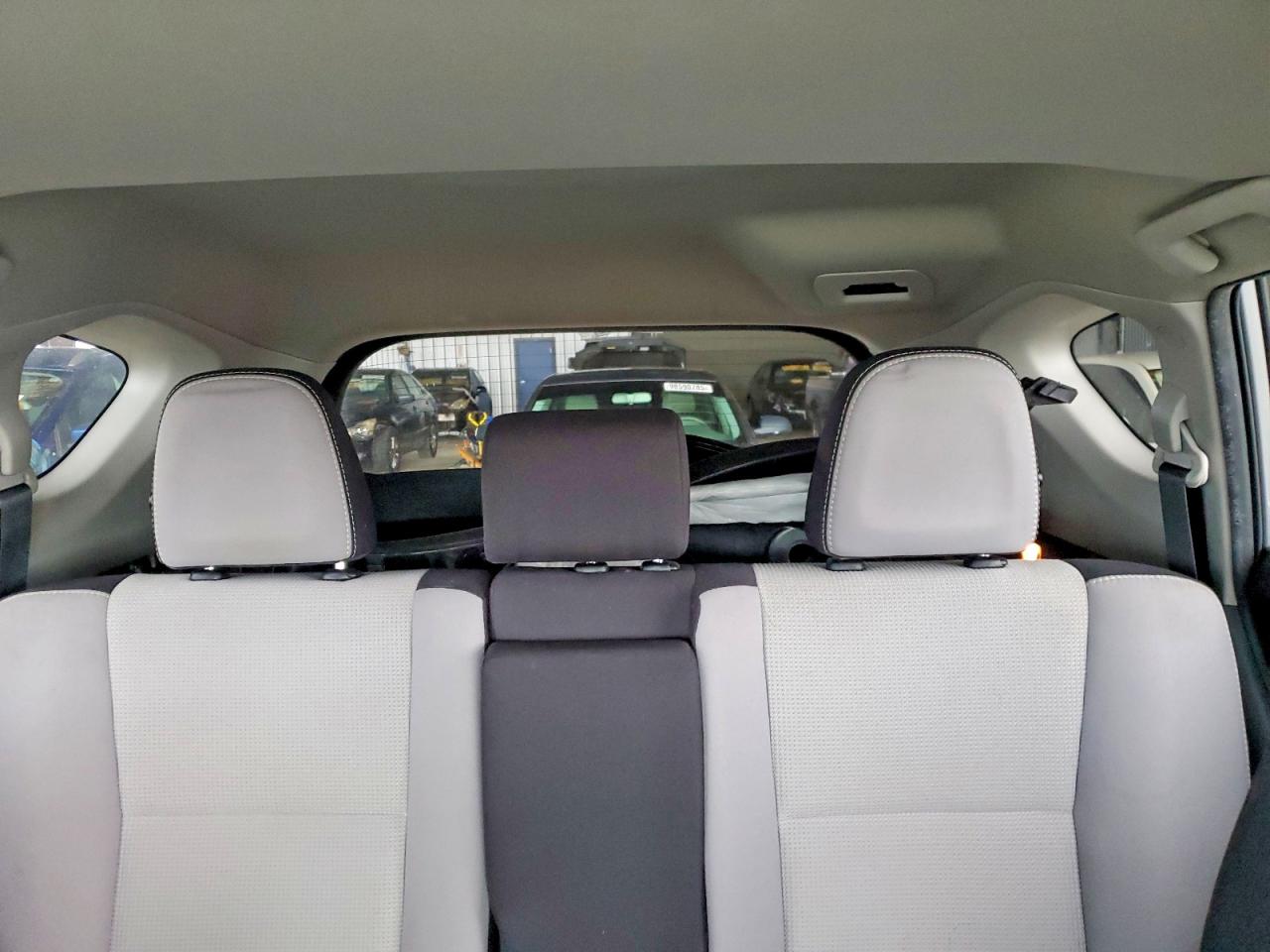 2017 TOYOTA RAV4 XLE photo 10