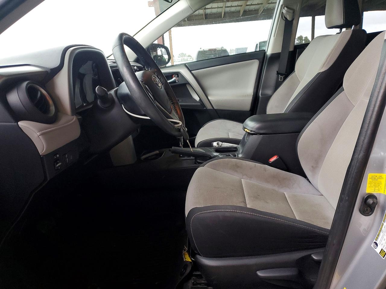 2017 TOYOTA RAV4 XLE photo 7