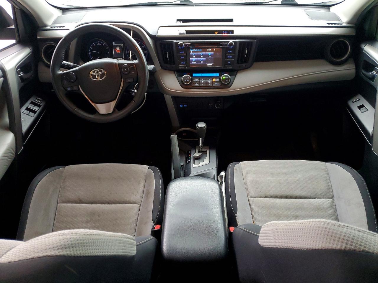 2017 TOYOTA RAV4 XLE photo 8
