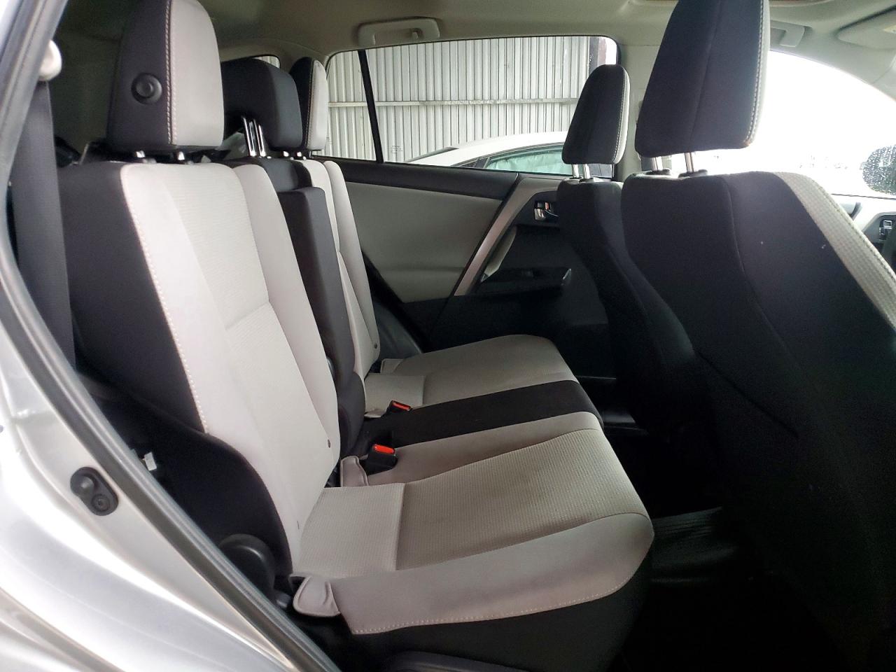 2017 TOYOTA RAV4 XLE photo 11