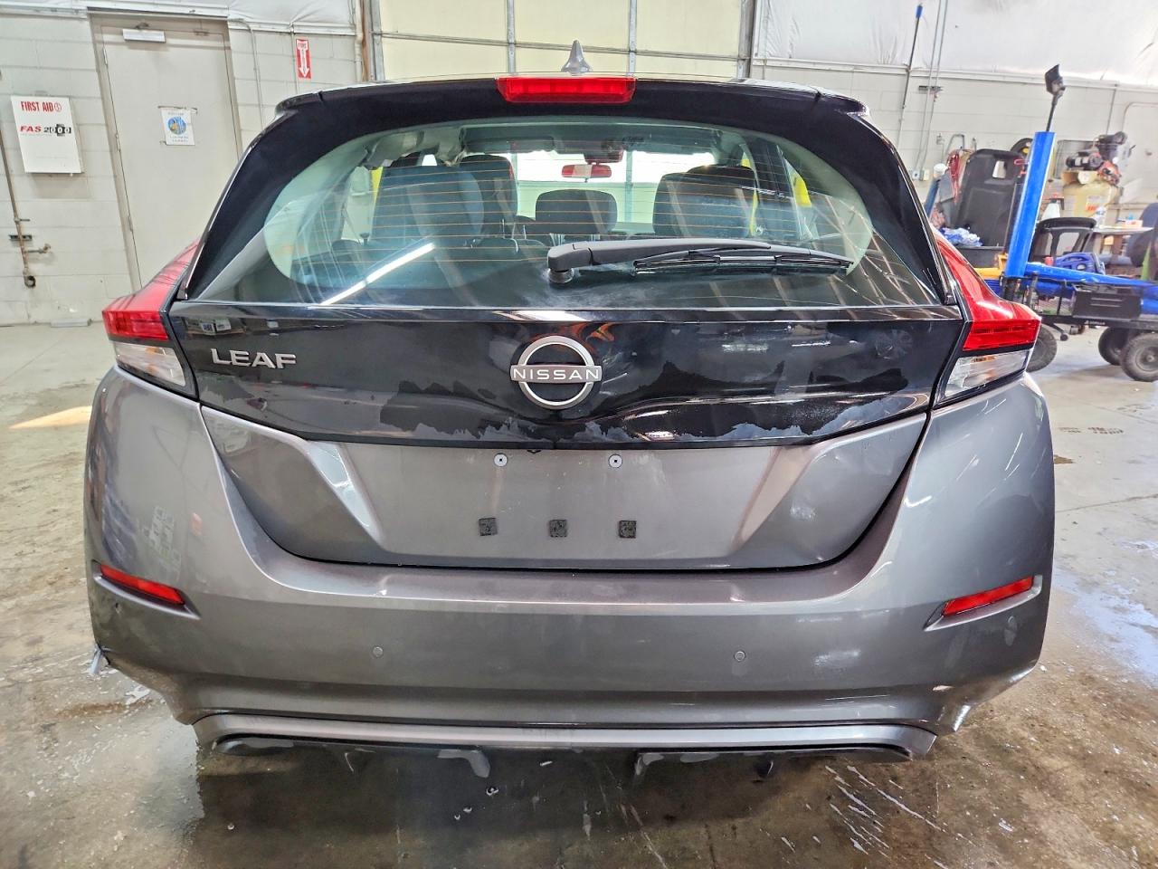 2025 NISSAN LEAF S photo 6