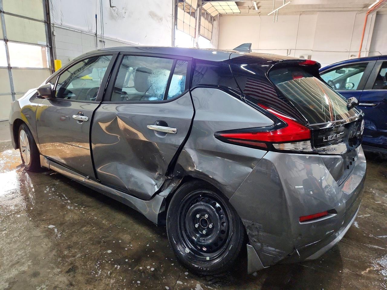 2025 NISSAN LEAF S photo 2