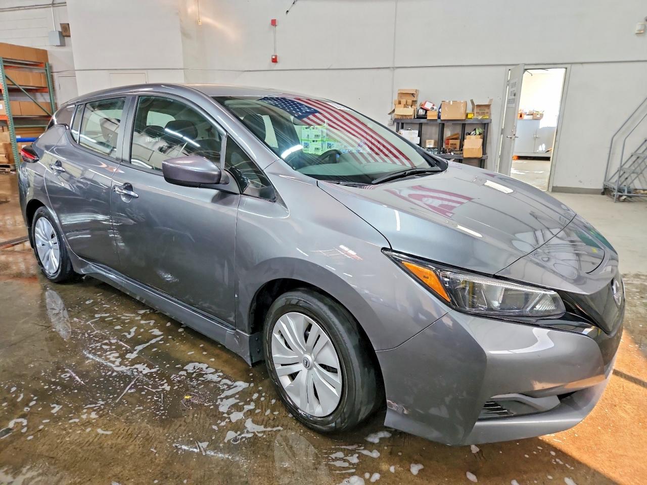 2025 NISSAN LEAF S photo 4