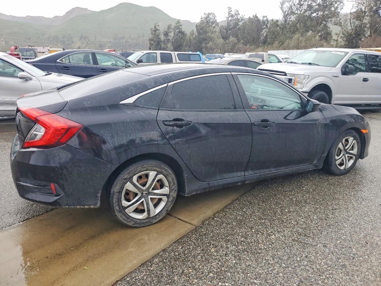 2016 HONDA CIVIC LX photo 3