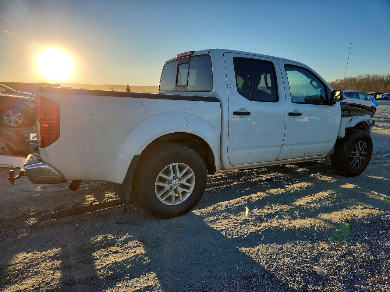 2017 NISSAN FRONTIER S photo 3