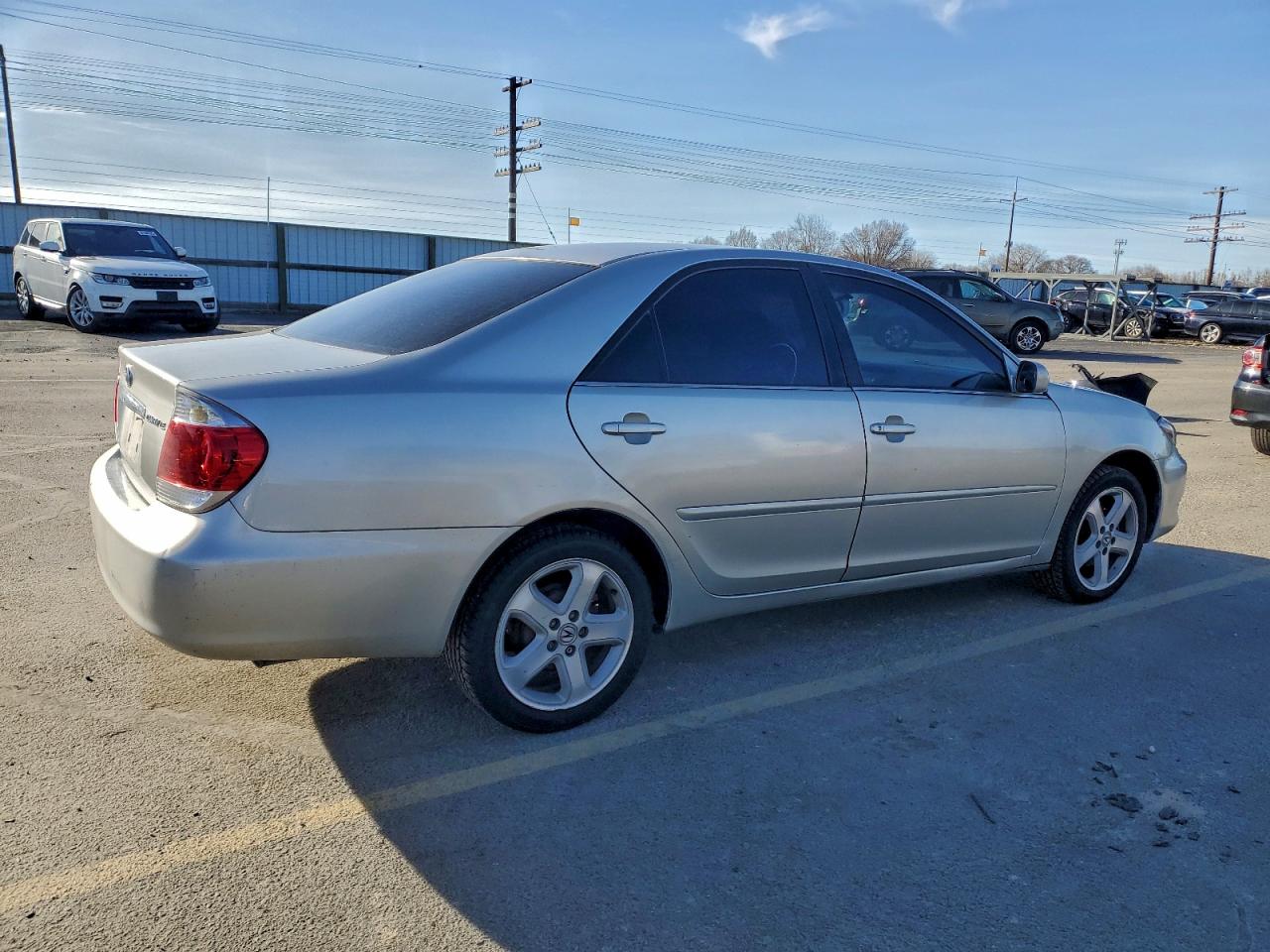 2005 TOYOTA CAMRY LE photo 3