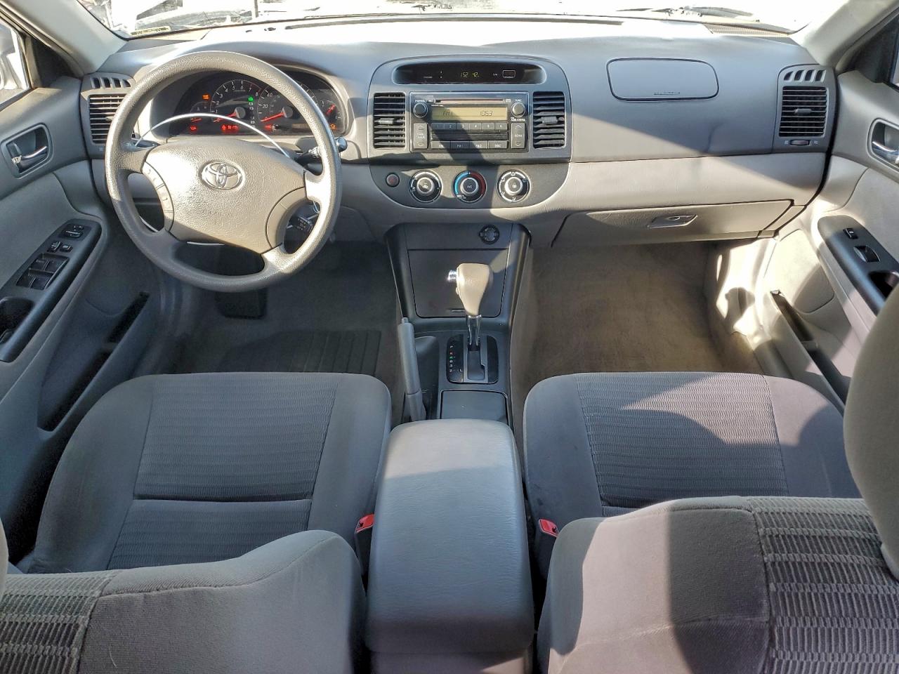 2005 TOYOTA CAMRY LE photo 8