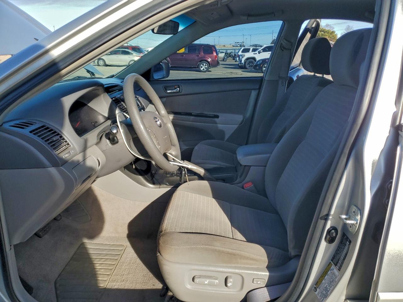 2005 TOYOTA CAMRY LE photo 7