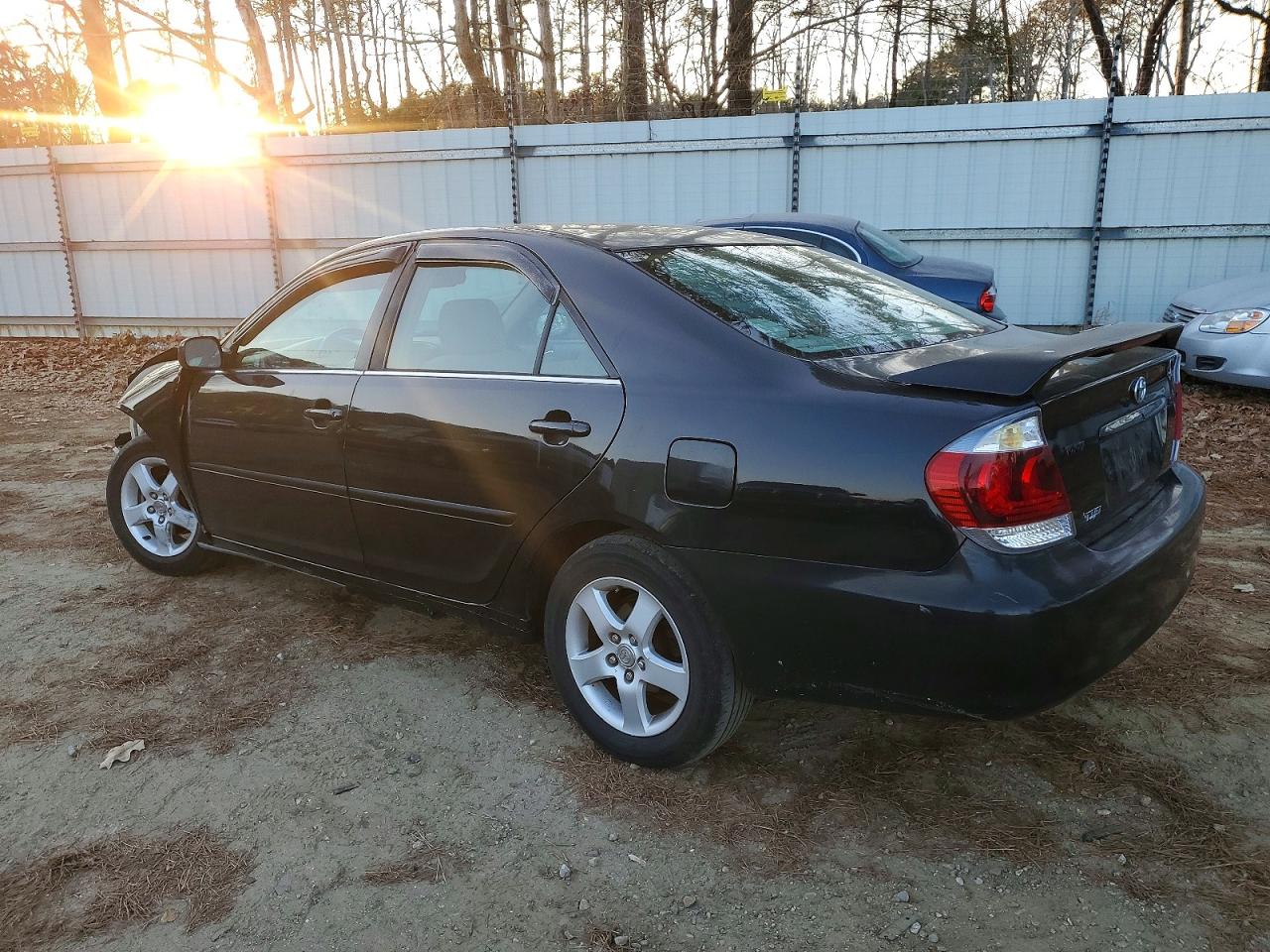 2006 TOYOTA CAMRY LE photo 2