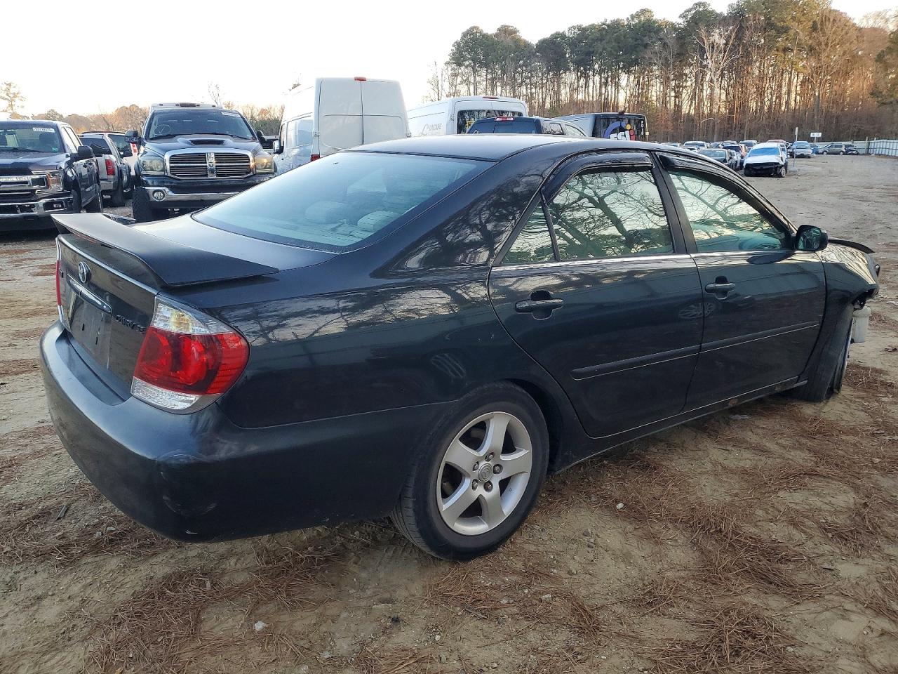 2006 TOYOTA CAMRY LE photo 3