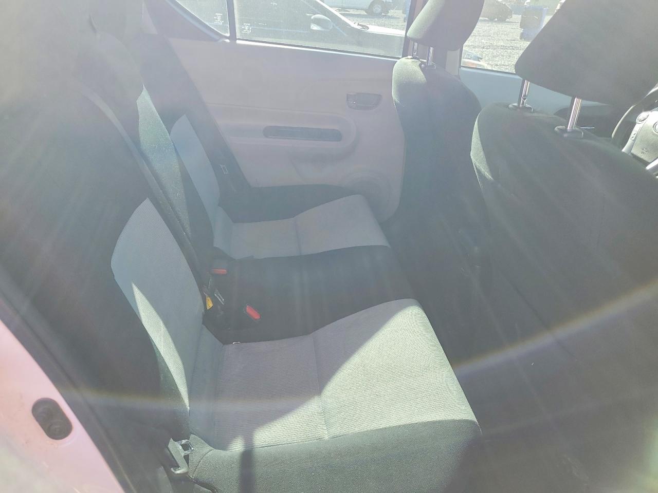 2013 TOYOTA PRIUS C photo 10