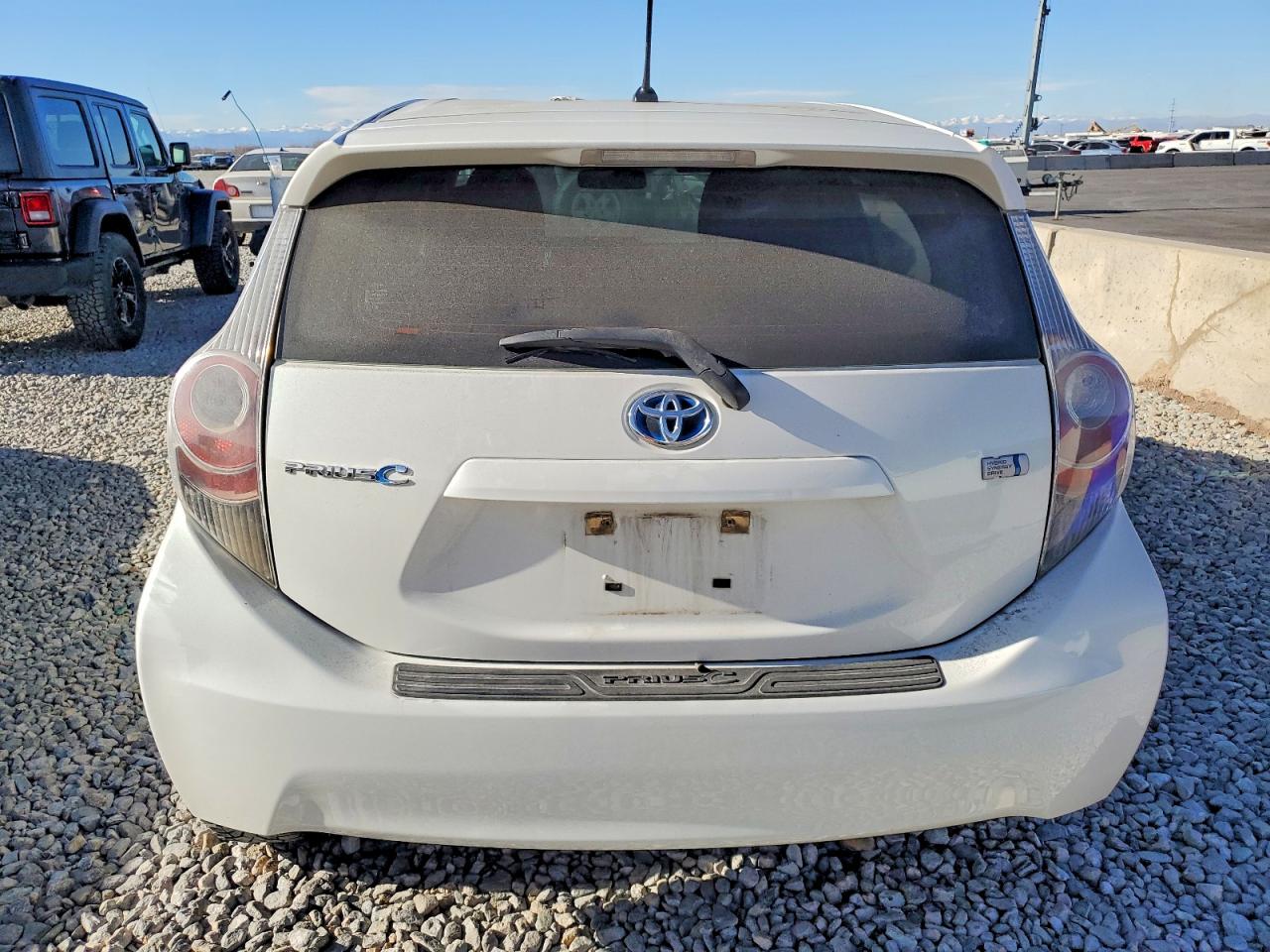 2013 TOYOTA PRIUS C photo 6