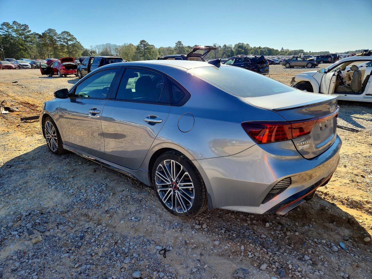 2023 KIA FORTE GT photo 3