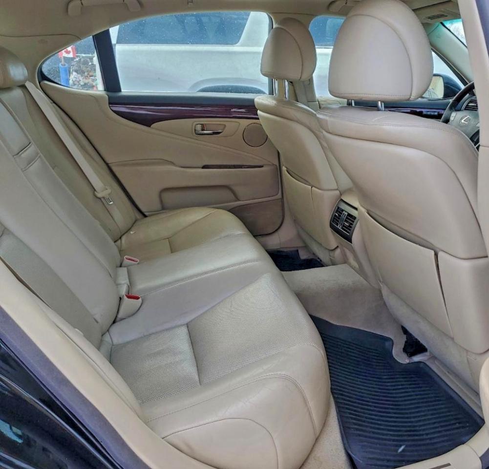 2012 LEXUS LS 460 photo 10