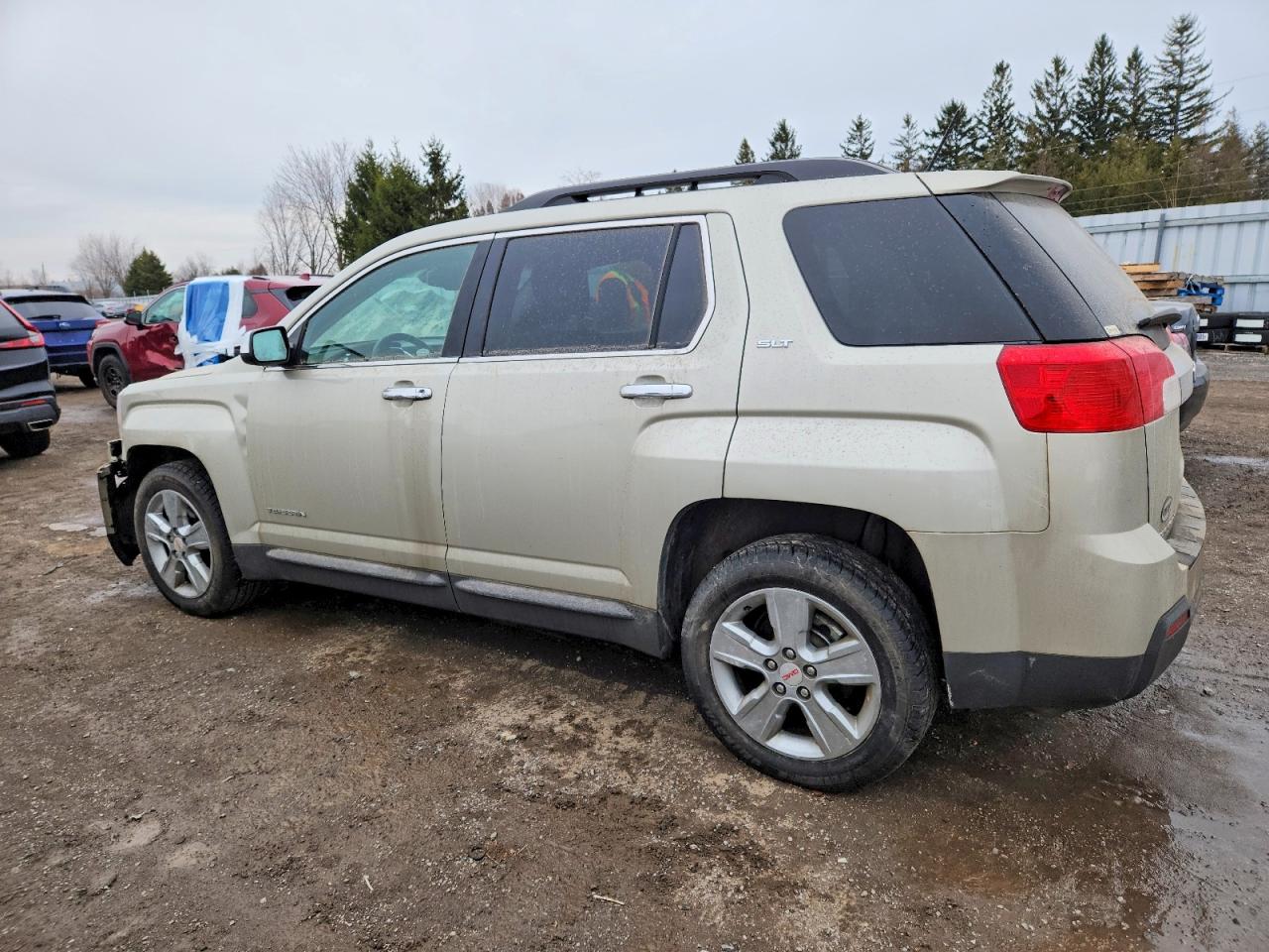 2015 GMC TERRAIN SLT photo 2