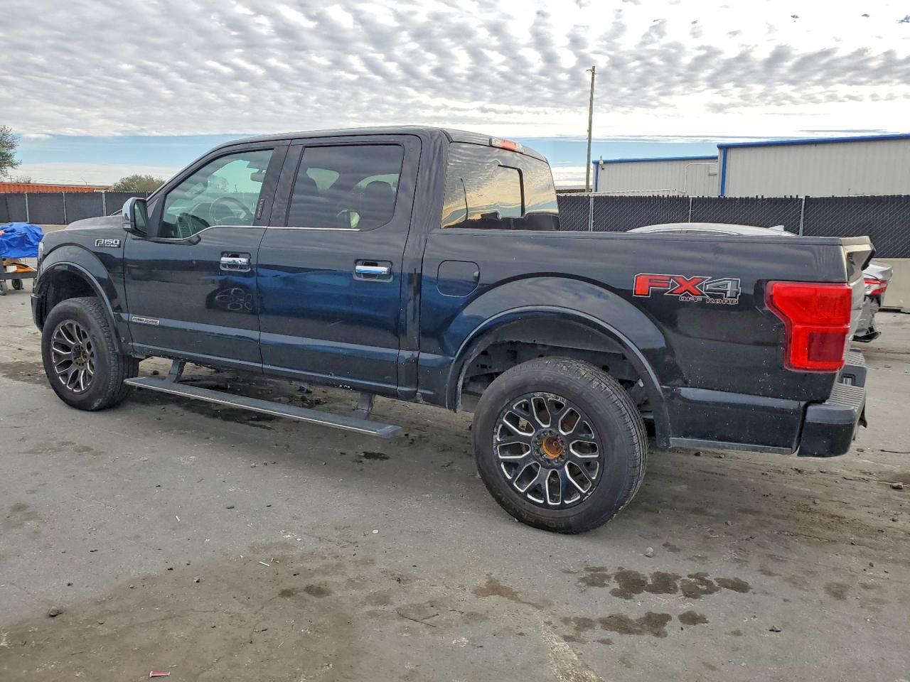 2018 FORD F150 SUPERCREW photo 2