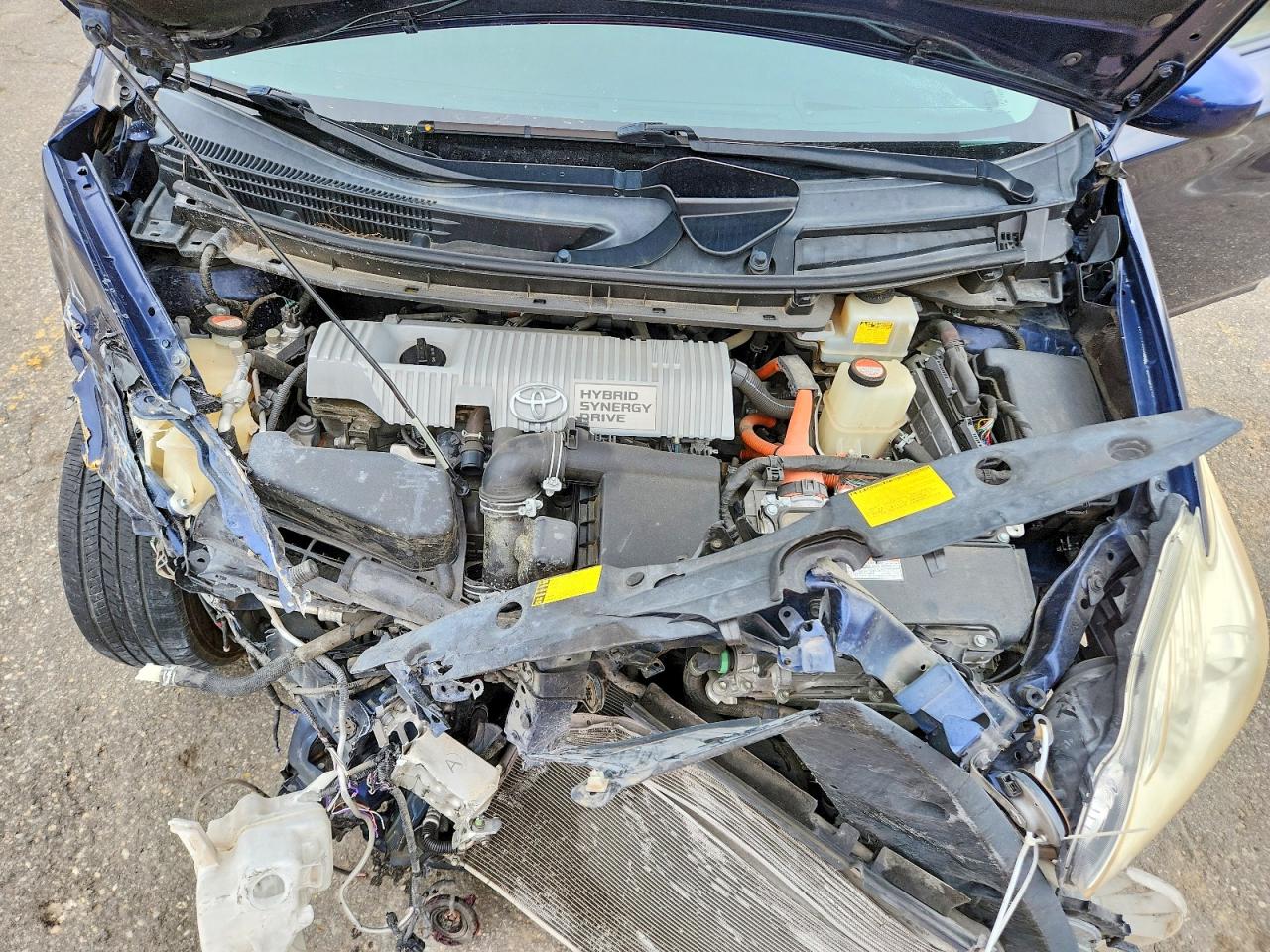 2014 TOYOTA PRIUS photo 11