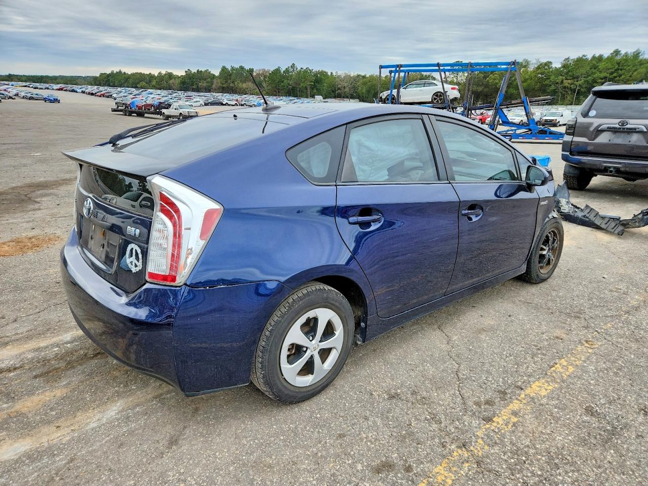 2014 TOYOTA PRIUS photo 3