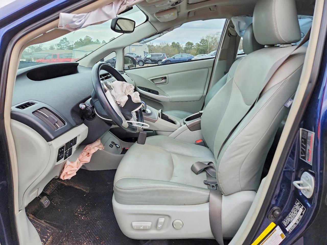 2014 TOYOTA PRIUS photo 7