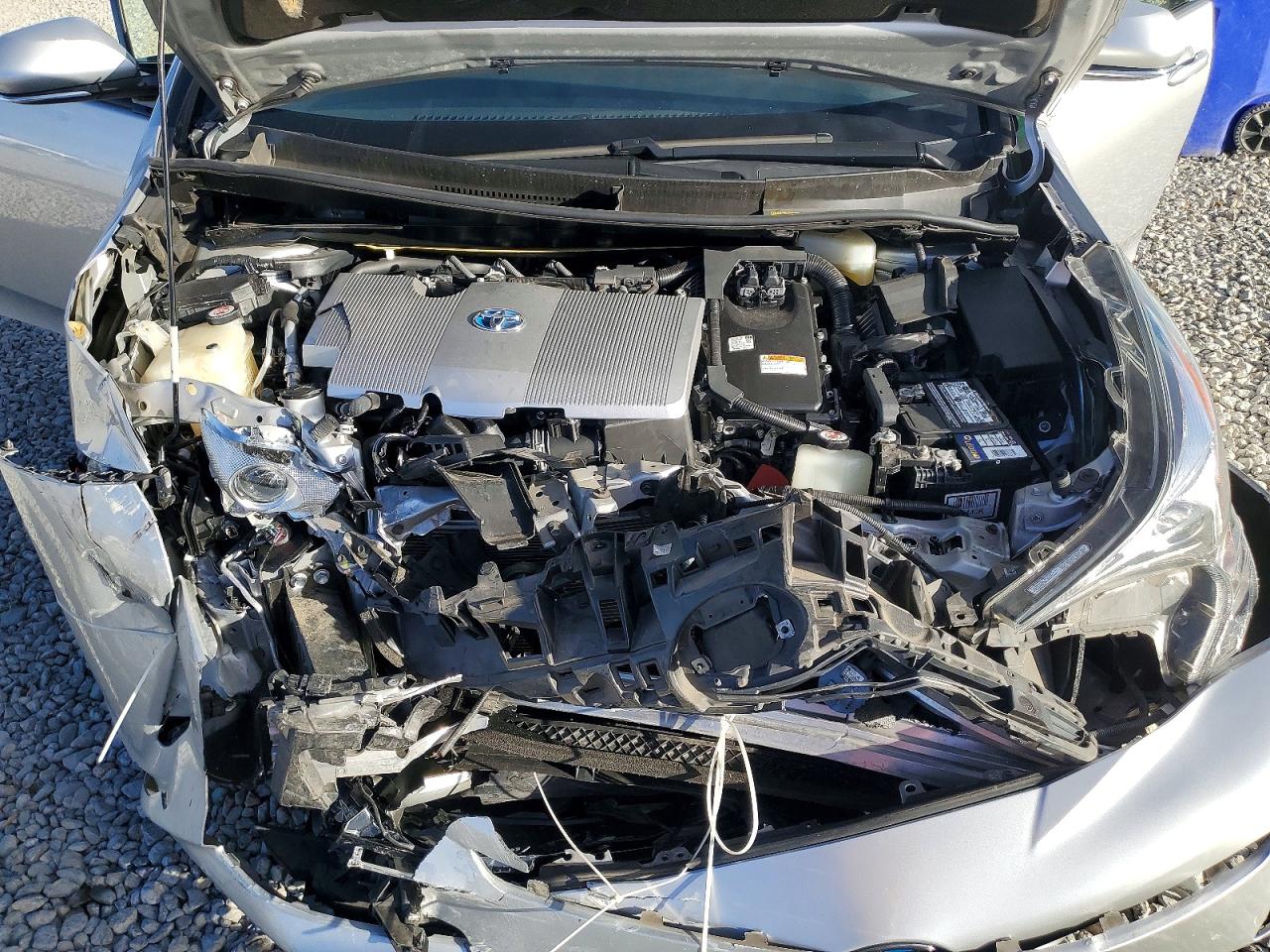2018 TOYOTA PRIUS photo 11