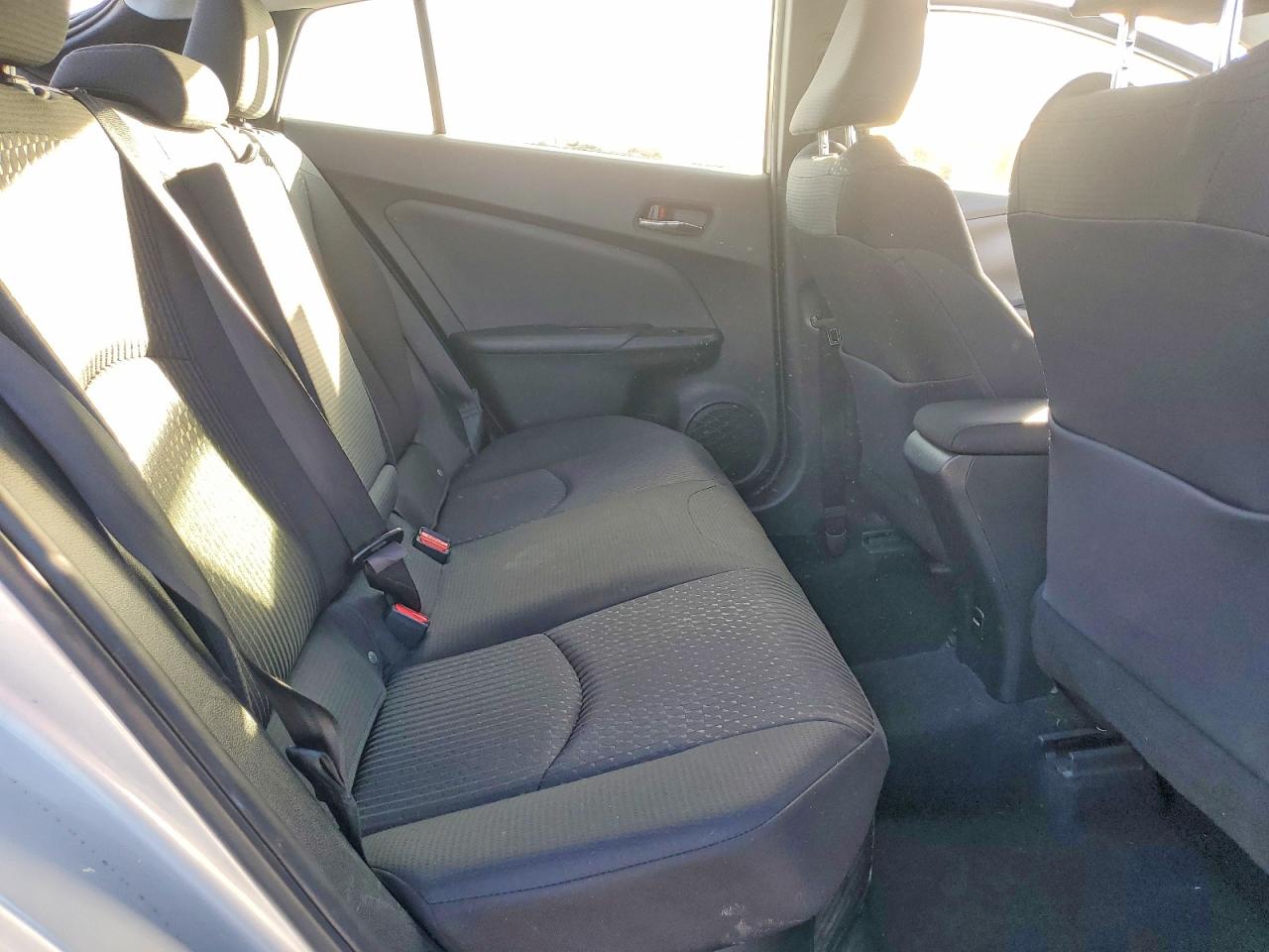 2018 TOYOTA PRIUS photo 10