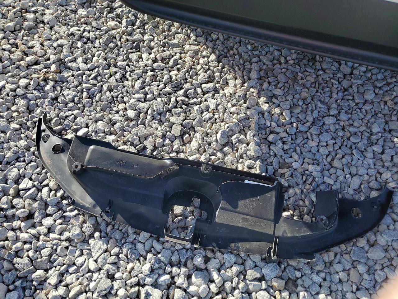 2018 TOYOTA PRIUS photo 12