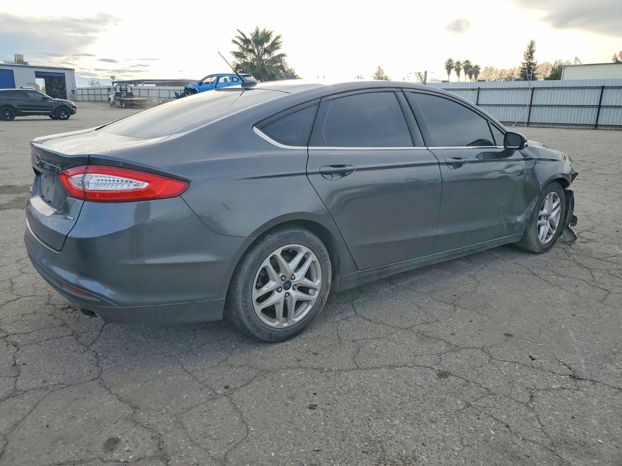 2015 FORD FUSION SE photo 3