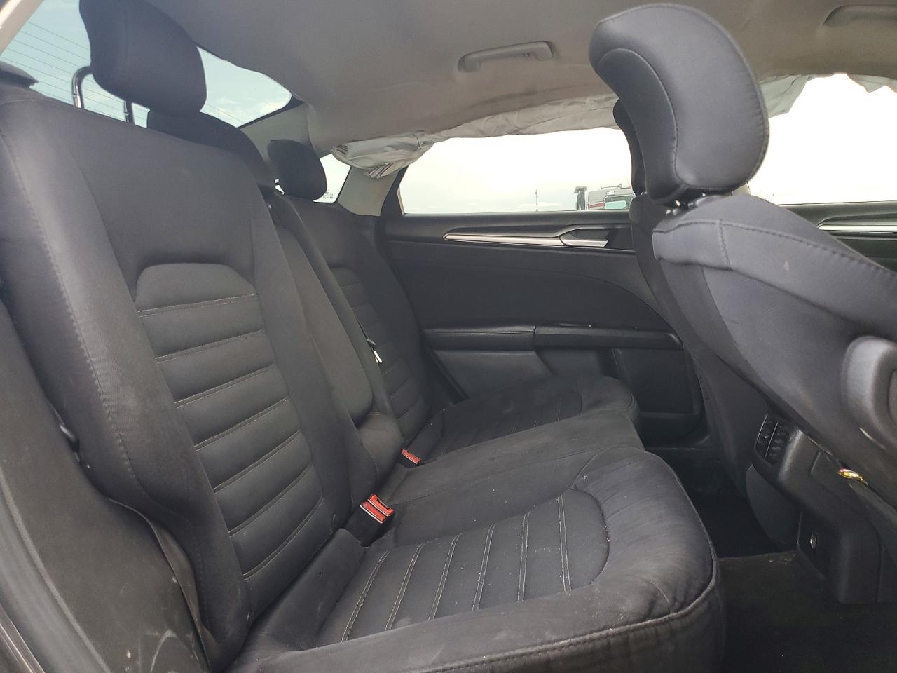 2015 FORD FUSION SE photo 10