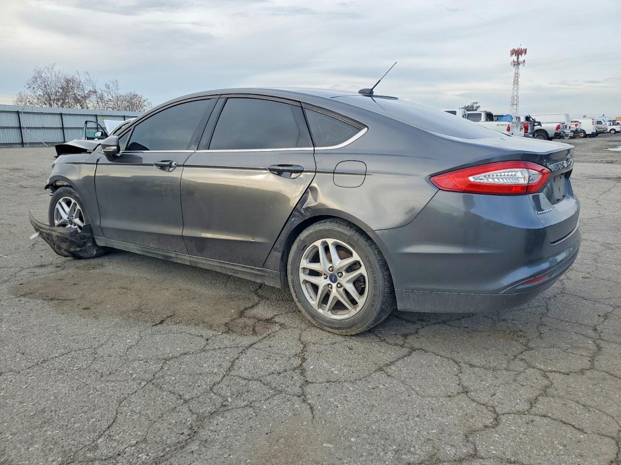 2015 FORD FUSION SE photo 2