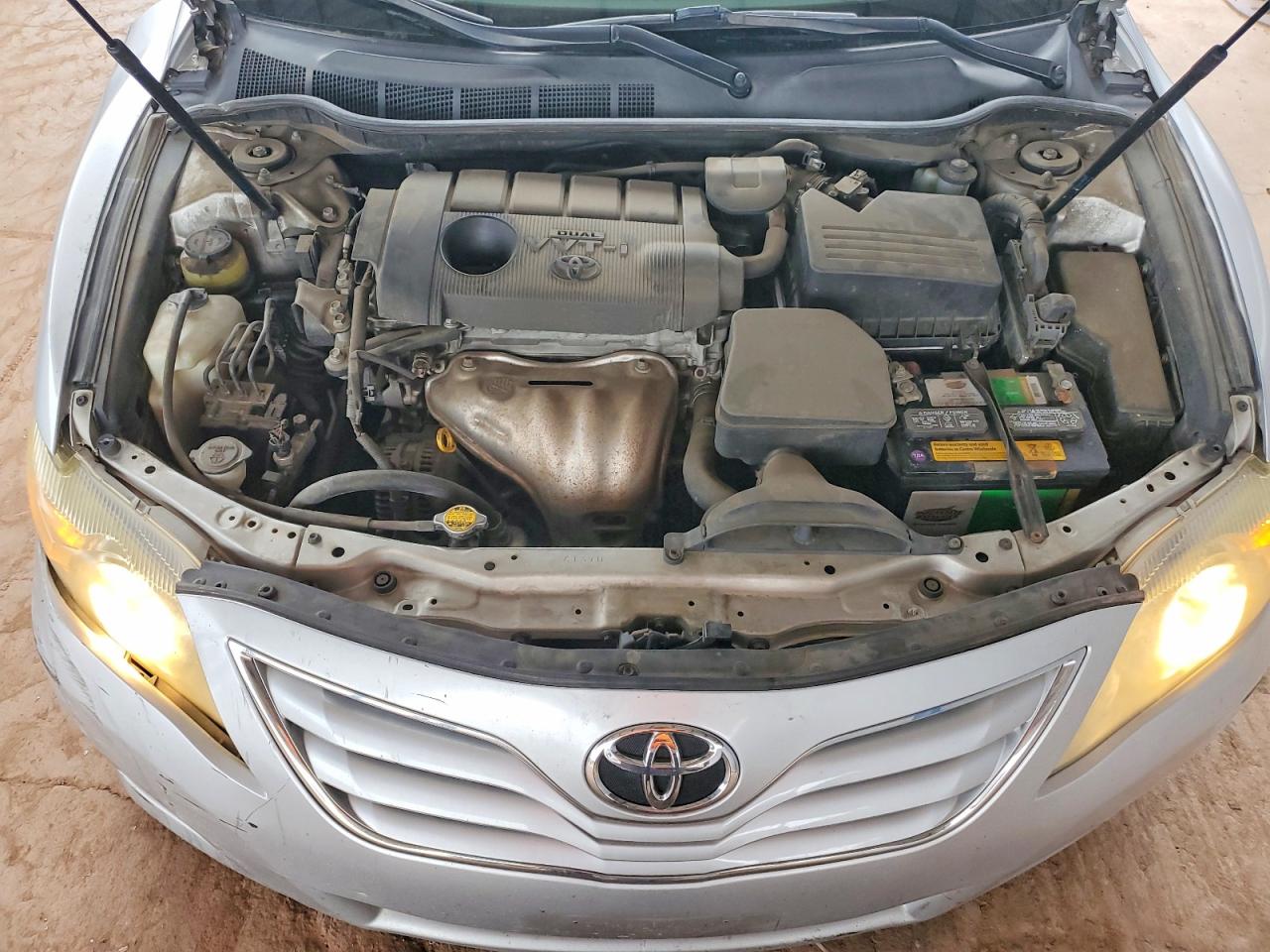 2011 TOYOTA CAMRY BASE photo 11