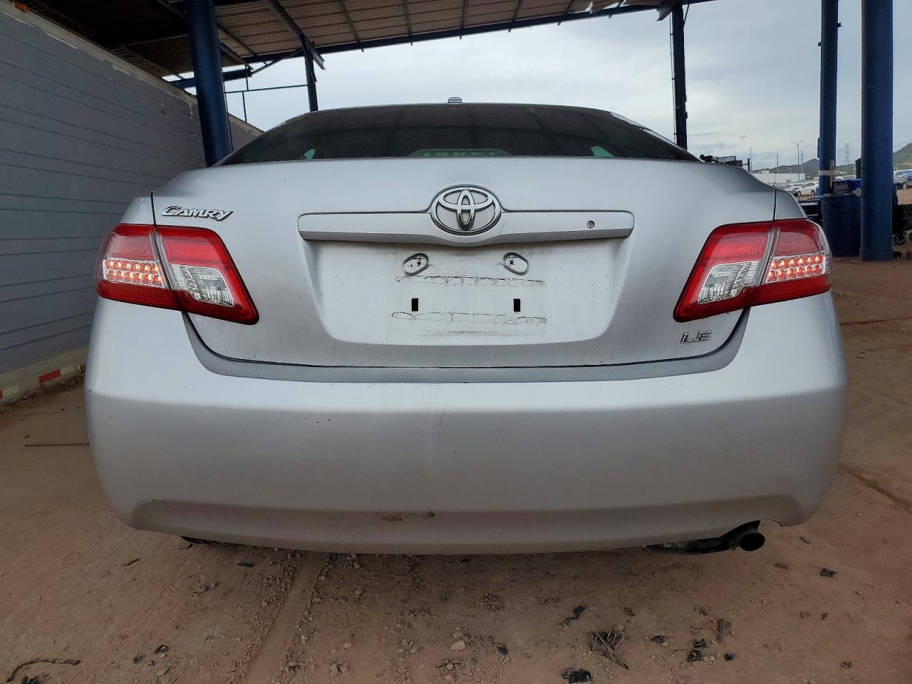 2011 TOYOTA CAMRY BASE photo 6
