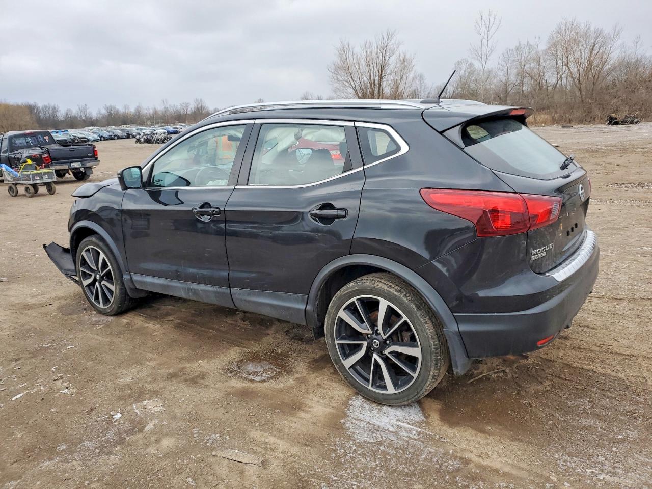 2018 NISSAN ROGUE SPORT S photo 2