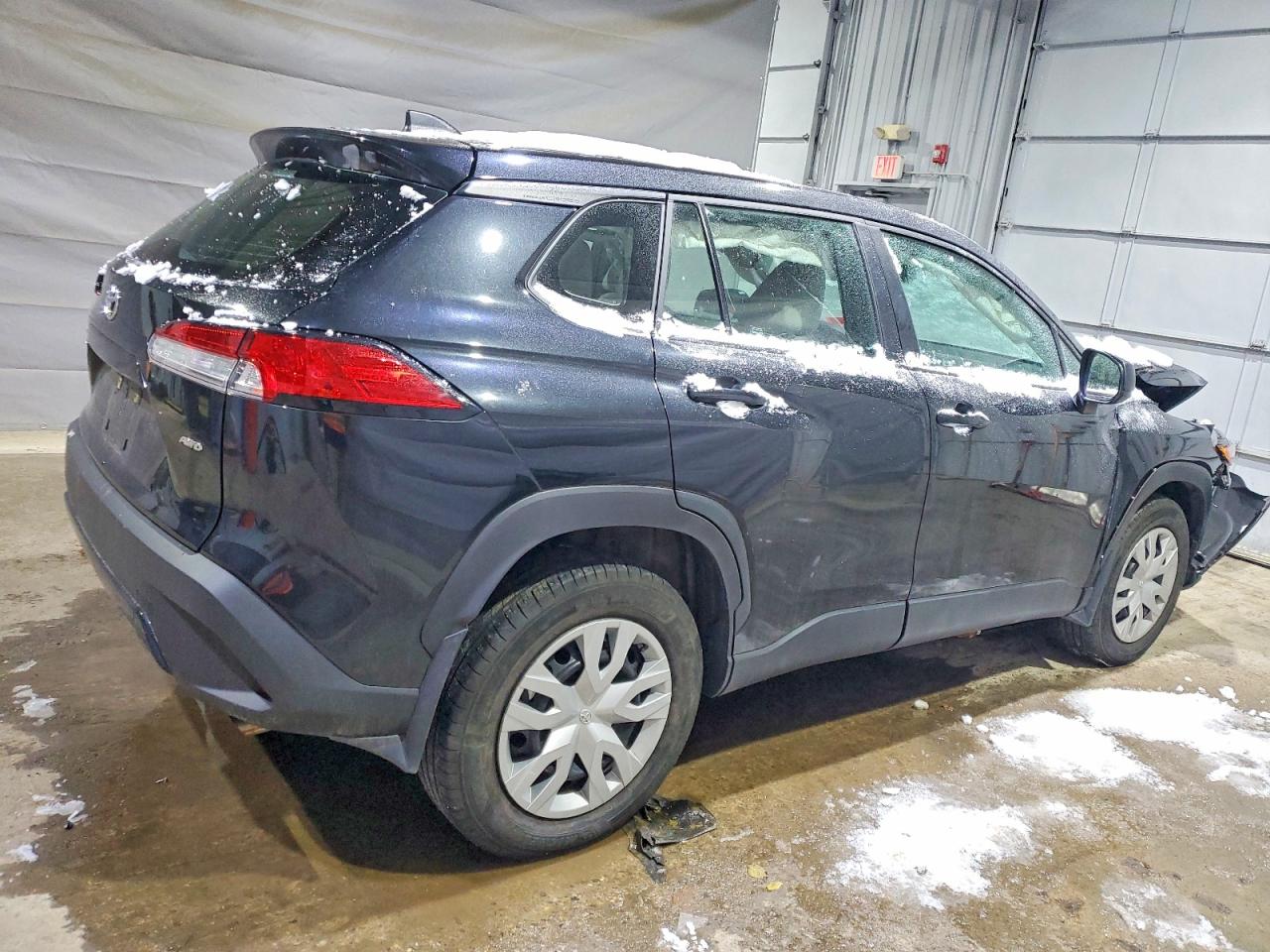2023 TOYOTA COROLLA CROSS L photo 3