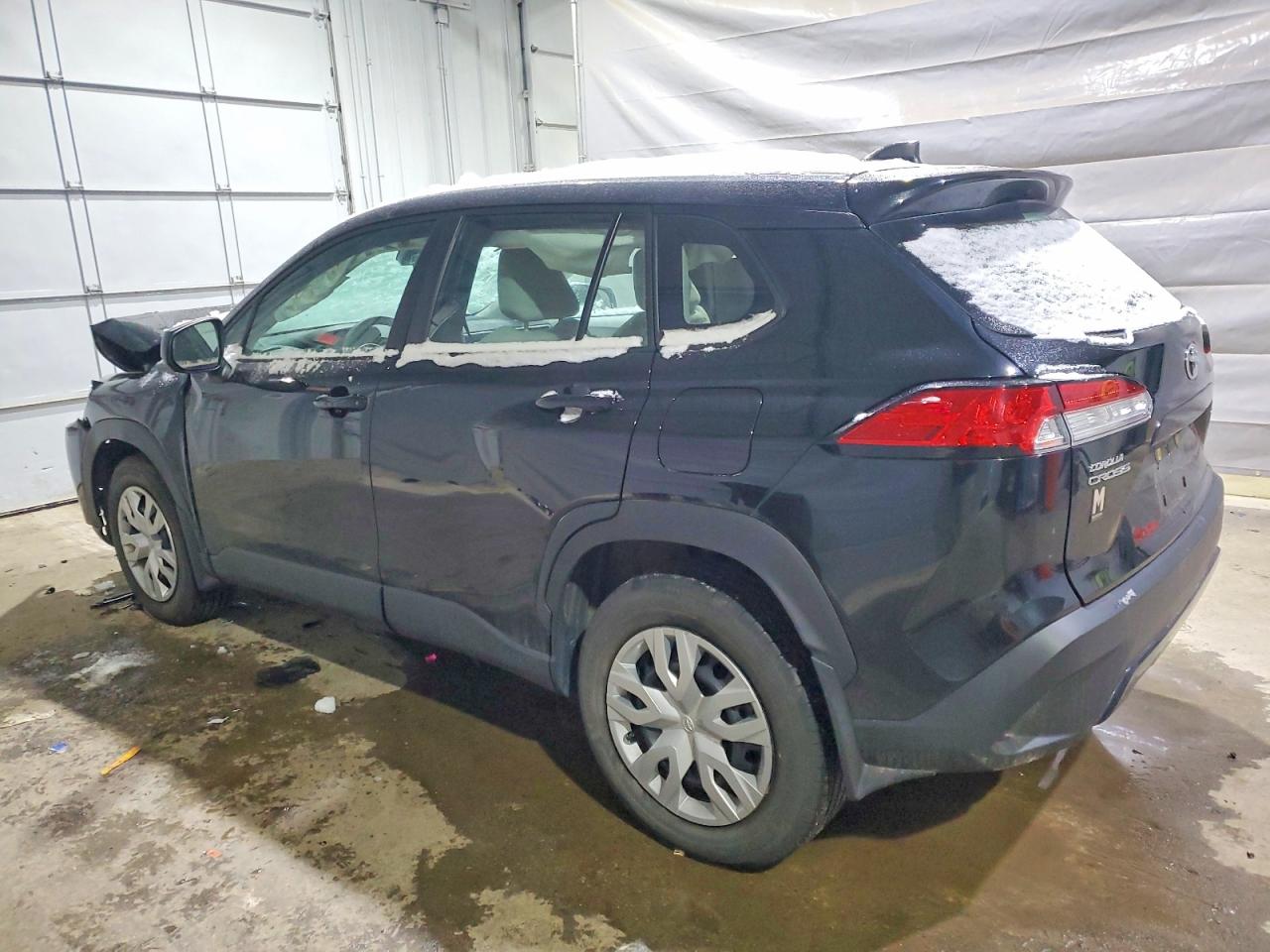 2023 TOYOTA COROLLA CROSS L photo 2