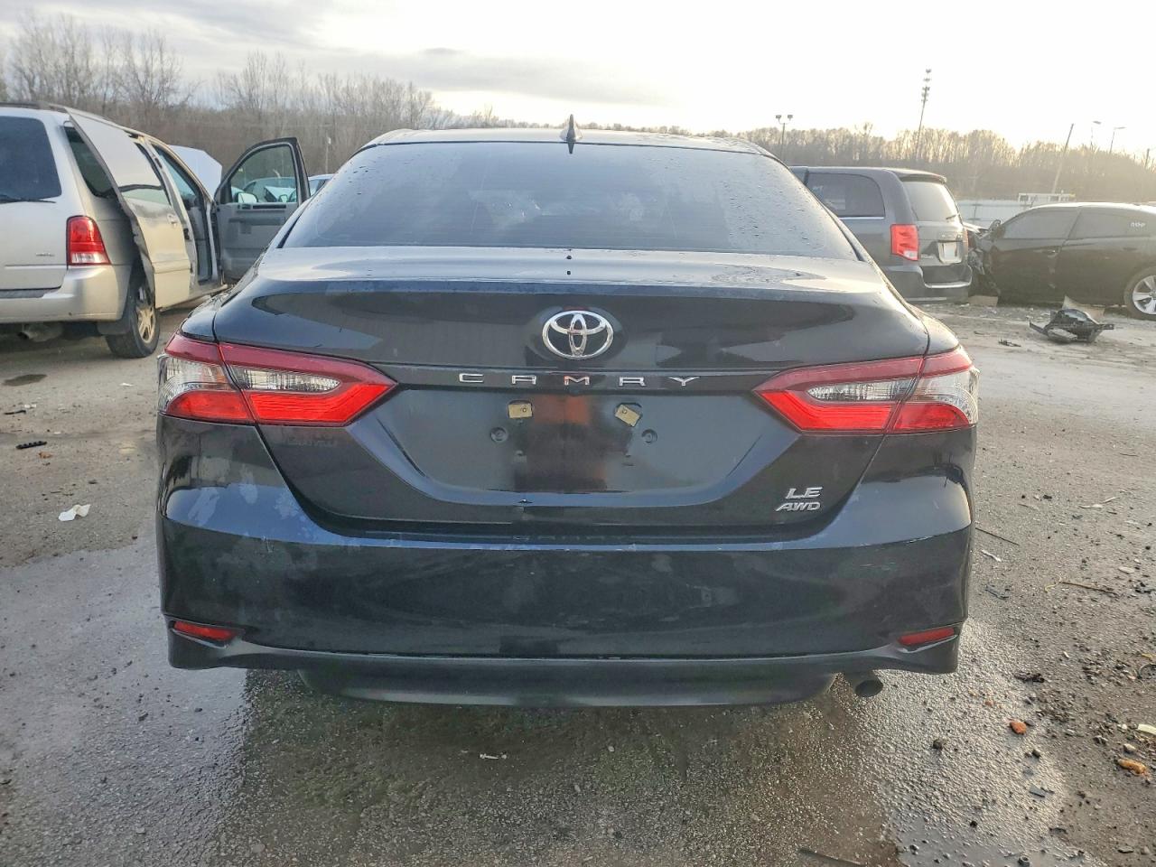 2022 TOYOTA CAMRY LE photo 6