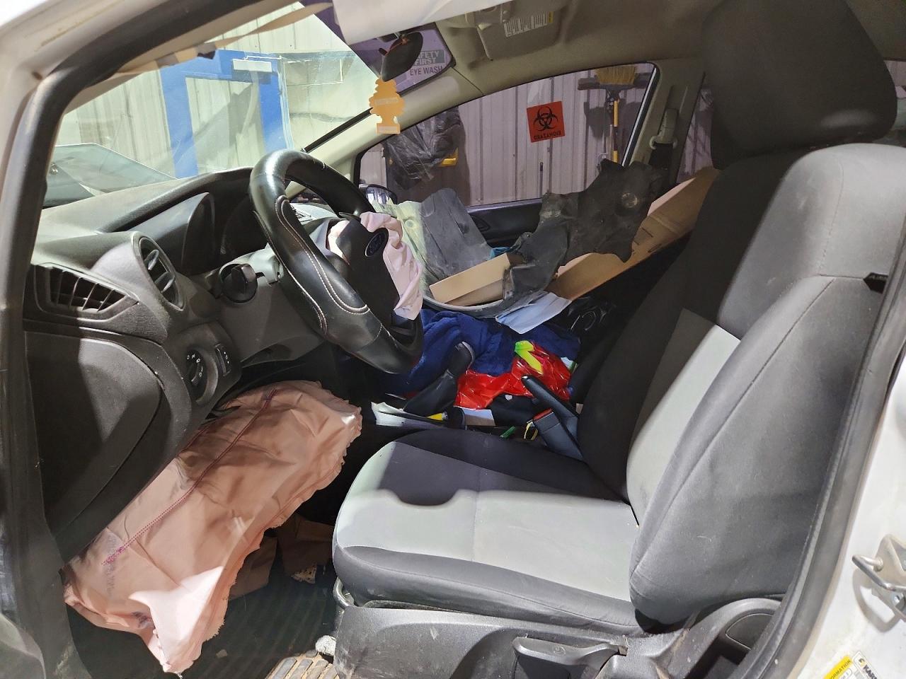 2015 FORD FIESTA S photo 7