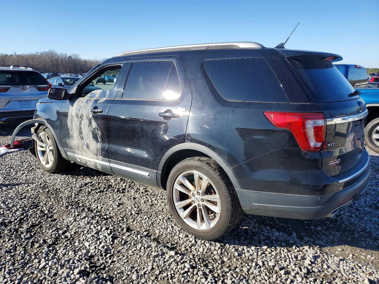2018 FORD EXPLORER XLT photo 2