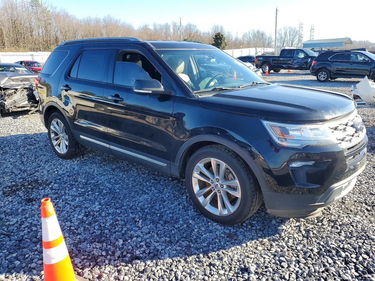 2018 FORD EXPLORER XLT photo 4