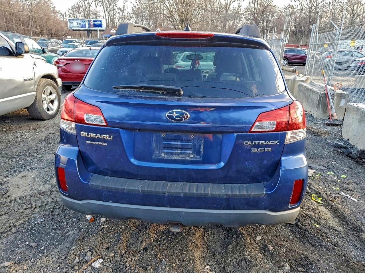 2011 SUBARU OUTBACK 3.6R LIMITED photo 11